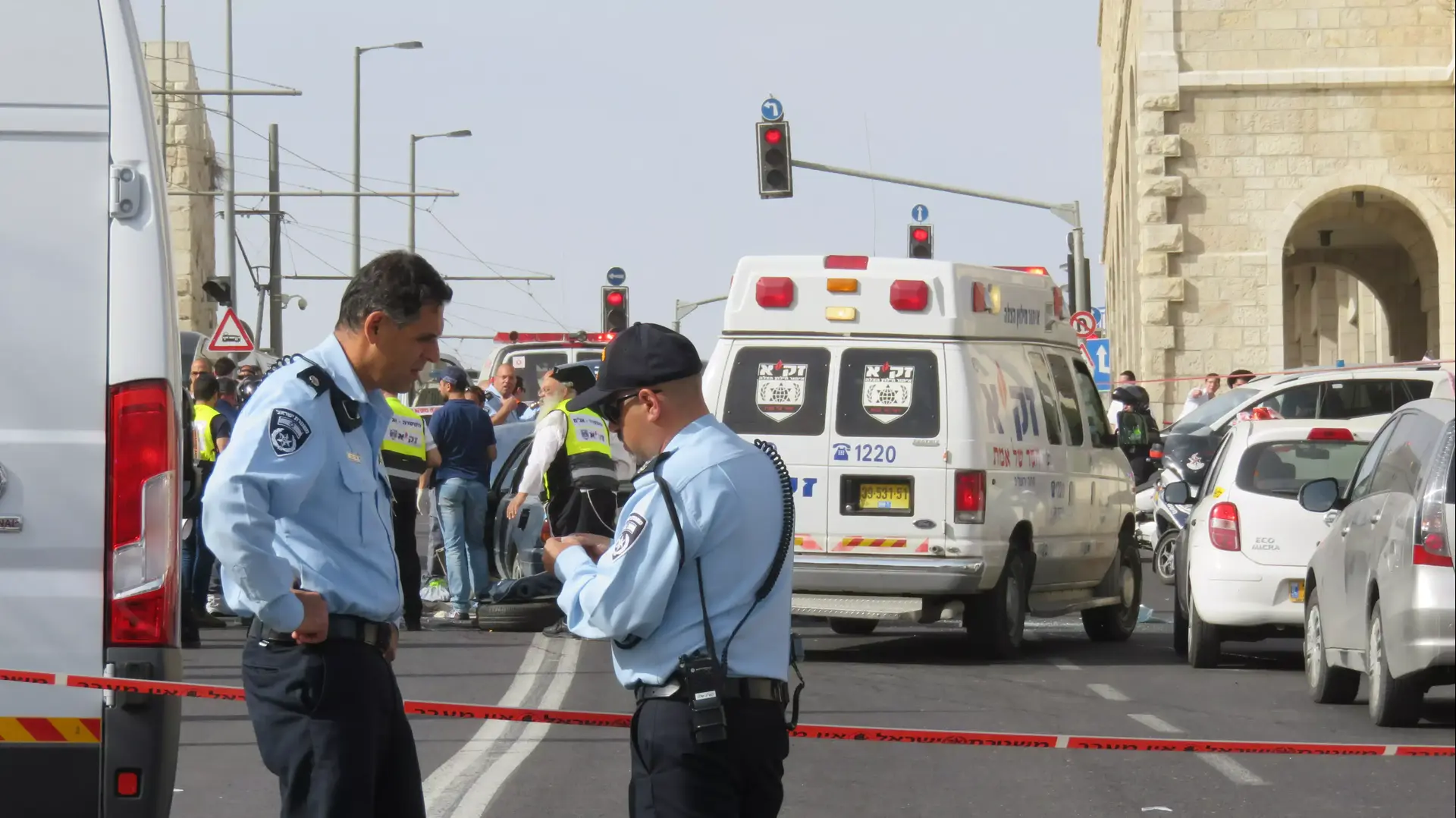 זירת פיגוע הירי בשער שכם. מרץ 2016 זירת פיגוע הירי בשער שכם. מרץ 2016
