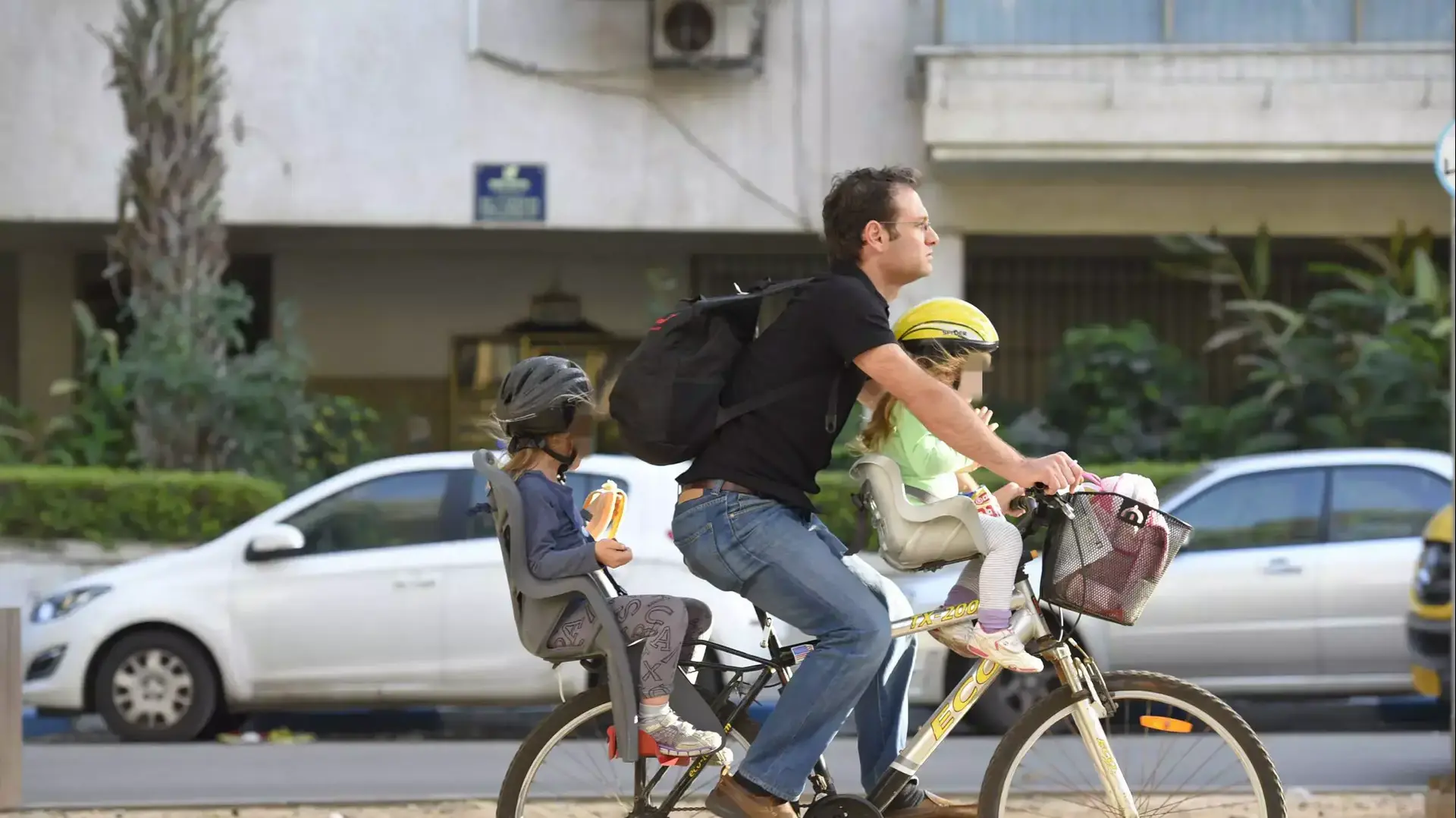 רוכבי אופניים בתל אביב, מרץ 2016