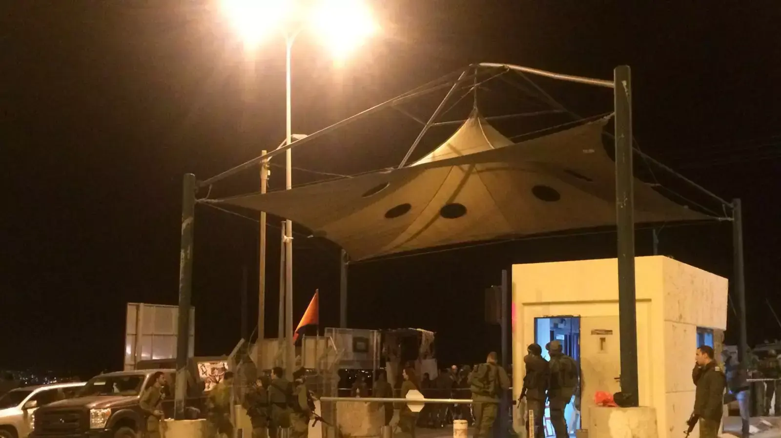שני נפגעים קל בפיגוע ירי בכביש 443, באזור בית חורון שבבנימין, מרץ 2016 שני נפגעים קל בפיגוע ירי בכביש 443, באזור בית חורון שבבנימין, מרץ 2016