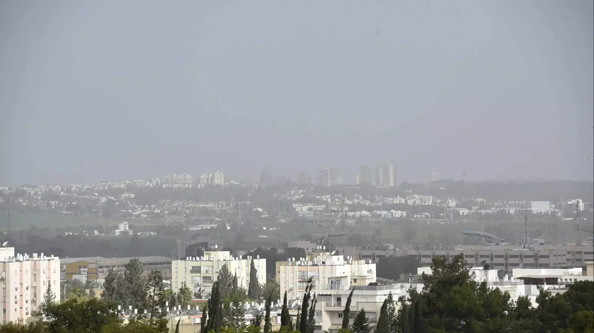 אובך בשמי גוש דן. 14 במרץ 2016 אובך בשמי גוש דן. 14 במרץ 2016