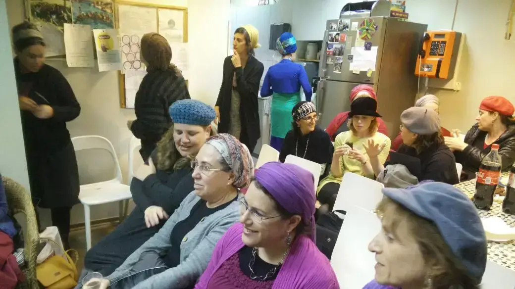 רבניות במרכזי סיוע לזונות בתל אביב. 15 במרץ 2016 רבניות במרכזי סיוע לזונות בתל אביב. 15 במרץ 2016