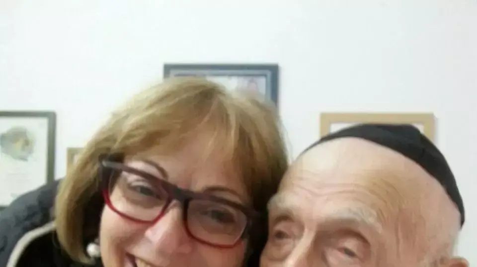 ישראל קרישטל האיש המבוגר ביותר בעולם ובתו שולה קופרשטוך ישראל קרישטל האיש המבוגר ביותר בעולם ובתו שולה קופרשטוך