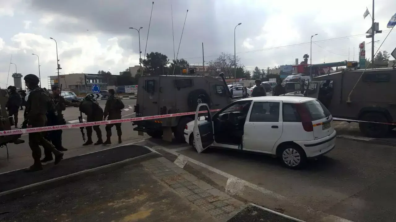 זירת ניסיון פיגוע דקירה בצומת גוש עציון, מרץ 2016 זירת ניסיון פיגוע דקירה בצומת גוש עציון, מרץ 2016