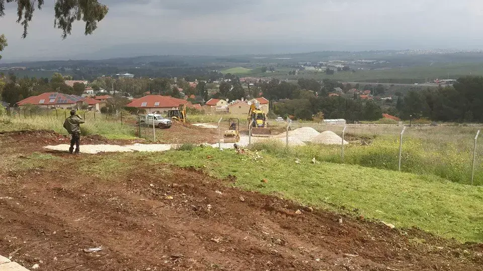 הכנות להלווייתו של מאיר דגן בבית העלמין הצבאי בראש פינה הכנות להלווייתו של מאיר דגן בבית העלמין הצבאי בראש פינה