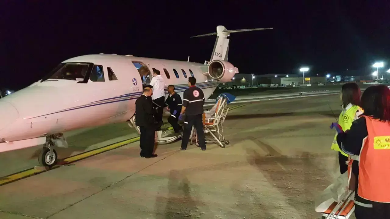 3 פצועים ישראלים מהפיגוע באיסטנבול נחתו בנתב"D, 20 במרץ 2016 3 פצועים ישראלים מהפיגוע באיסטנבול נחתו בנתב"D, 20 במרץ 2016