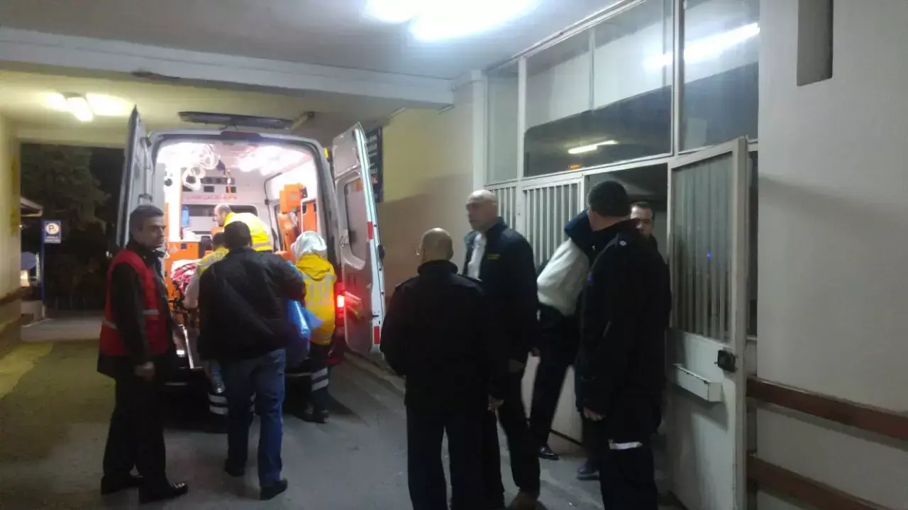 יציאת פצועים מבית החולים סמאטיה באיסטנבול בדרכם לישראל, 20 במרץ 2016 יציאת פצועים מבית החולים סמאטיה באיסטנבול בדרכם לישראל, 20 במרץ 2016