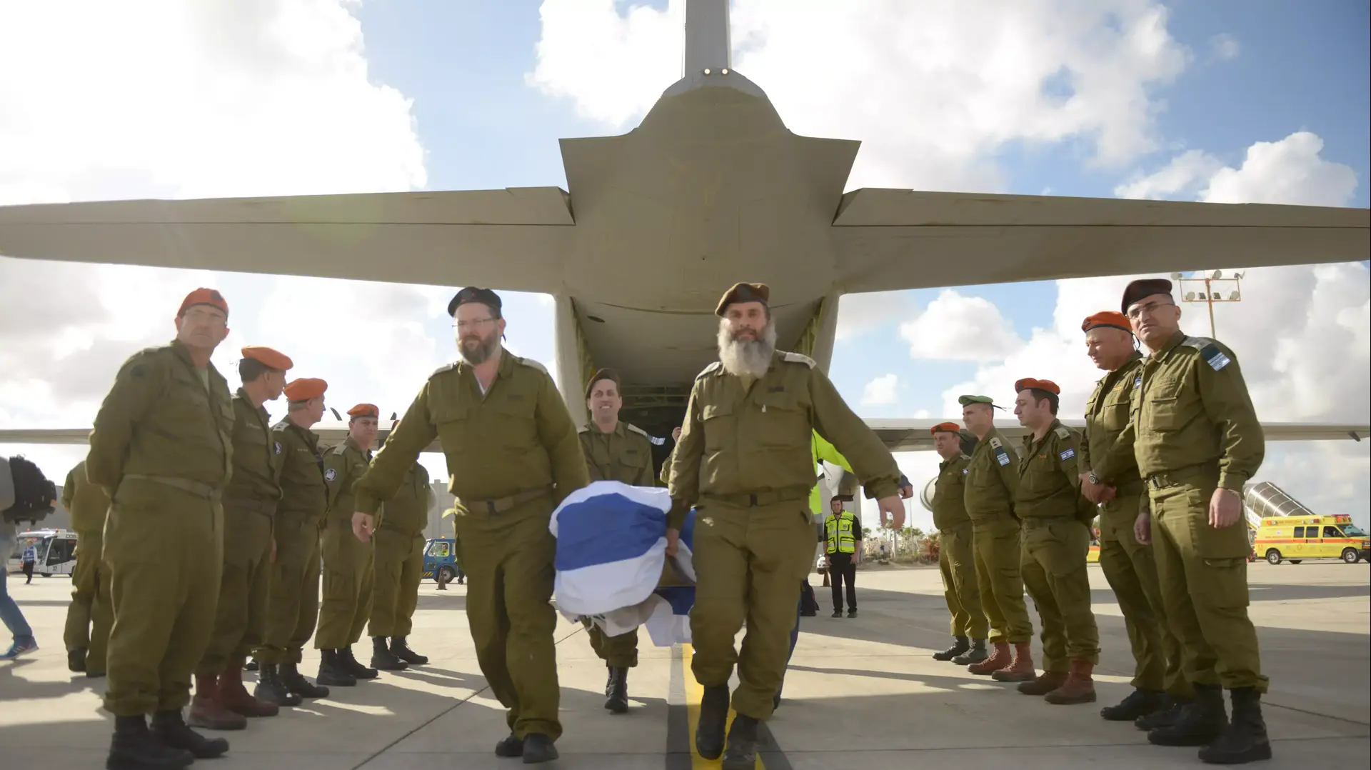 משלחת צה"ל להחזרת פצועים והרוגים מהפיגוע באיסטנבול, טורקיה. מרץ 2016 משלחת צה"ל להחזרת פצועים והרוגים מהפיגוע באיסטנבול, טורקיה. מרץ 2016
