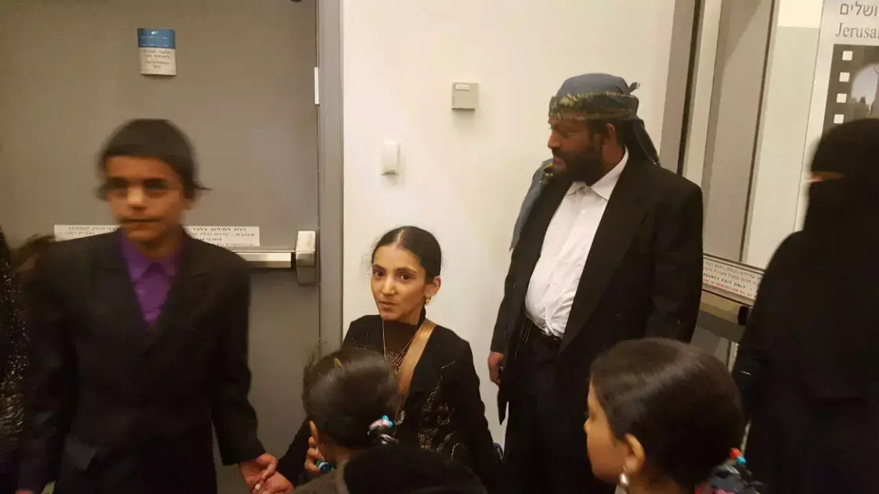 עולים יהודים מתימן שעלו במסגרת מבצע 'מקצה תימן', נמל התעופה בן גוריון. 20 במרץ 2016 עולים יהודים מתימן שעלו במסגרת מבצע 'מקצה תימן', נמל התעופה בן גוריון. 20 במרץ 2016