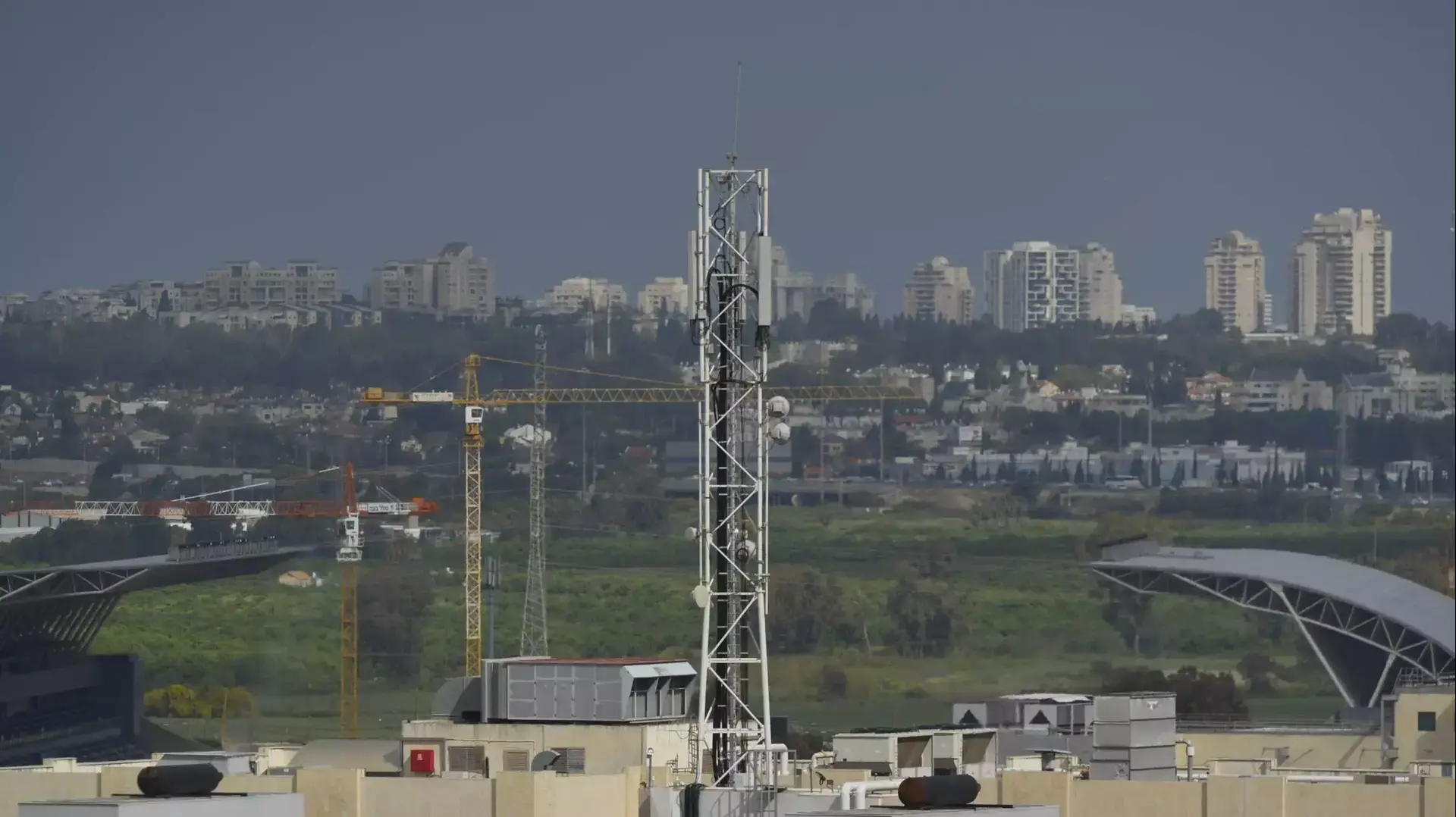 אנטנה סלולרית, מרץ 2016