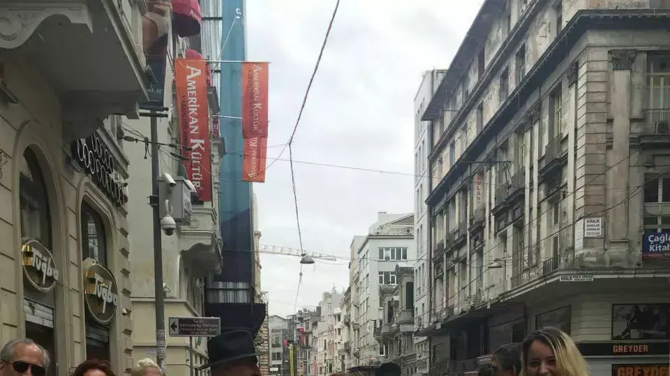 קבוצת התיירים הישראלים שנקלעה לפיגוע ההתאבדות באיסטנבול