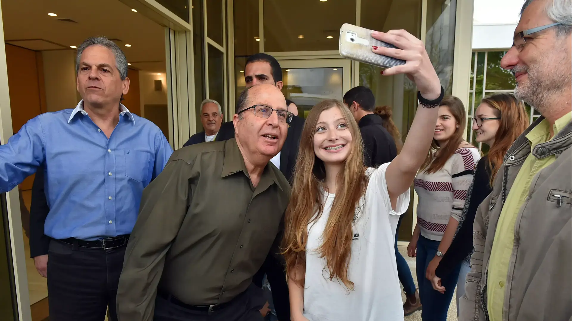 שר הביטחון משה יעלון בבית ספר בגליל העליון. 21 במרץ 2016 שר הביטחון משה יעלון בבית ספר בגליל העליון. 21 במרץ 2016