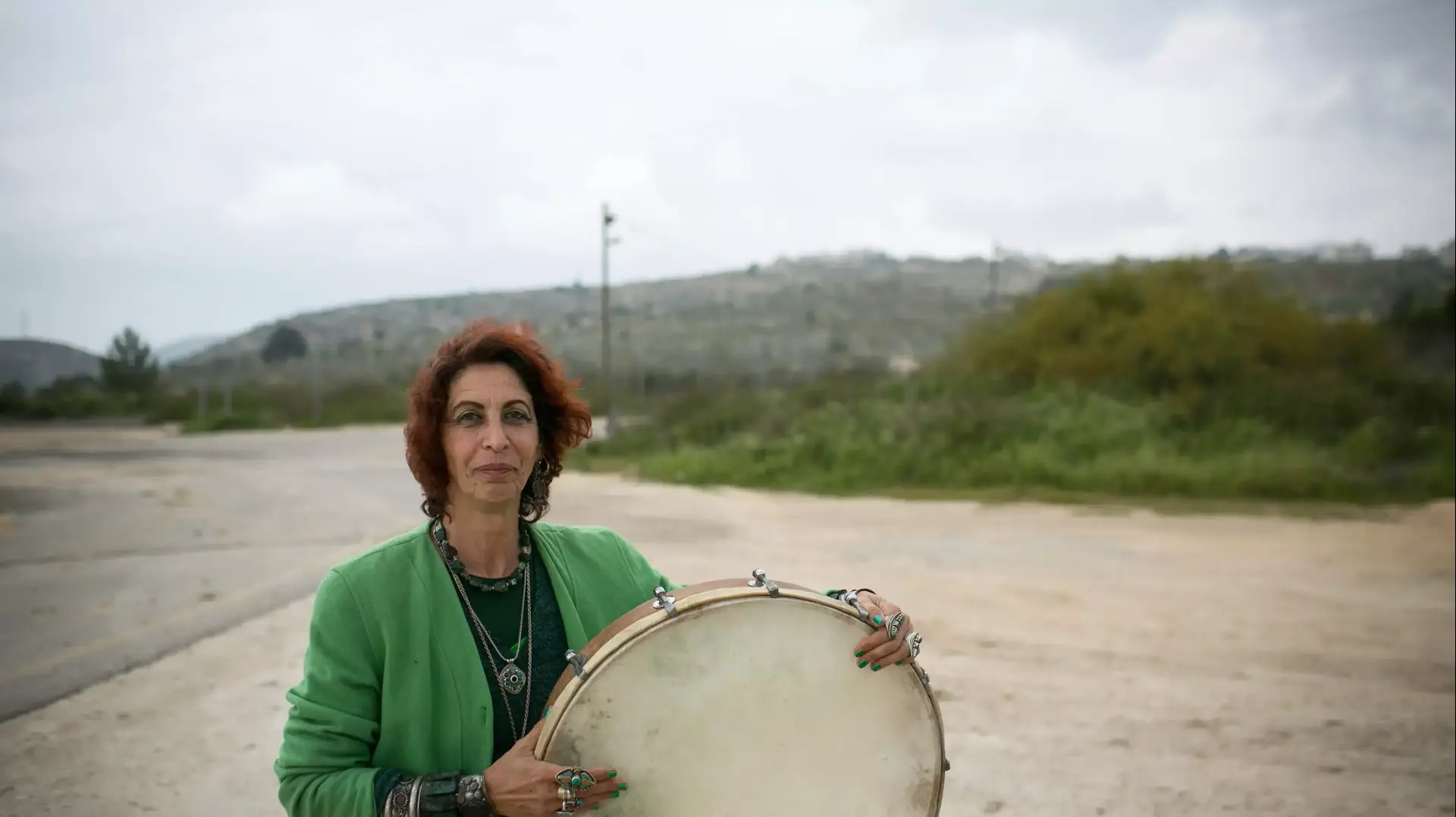 עדלאידע לאות הזדהות עם העציר המנהלי אבו סח'א, כלא עופר. מרץ 2016 עדלאידע לאות הזדהות עם העציר המנהלי אבו סח'א, כלא עופר. מרץ 2016