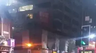 אישה מחופש לבננה מציל את היום