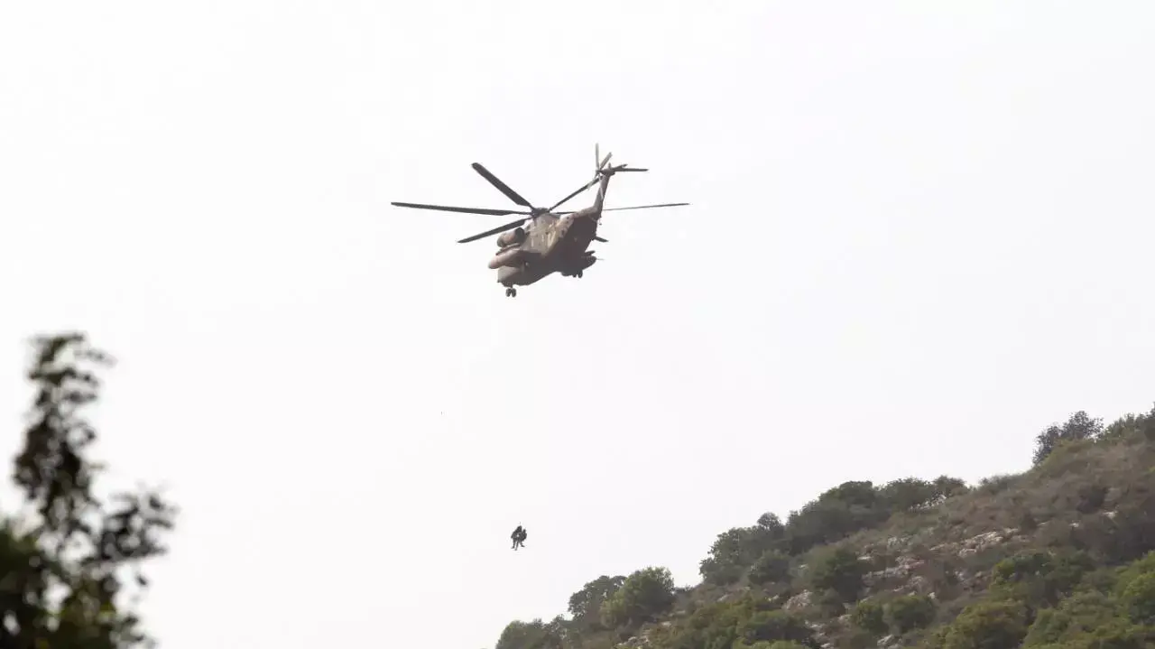 מסוק החילוץ של טייס המטוס הקל שהתרסק בנחל צלמון מסוק החילוץ של טייס המטוס הקל שהתרסק בנחל צלמון