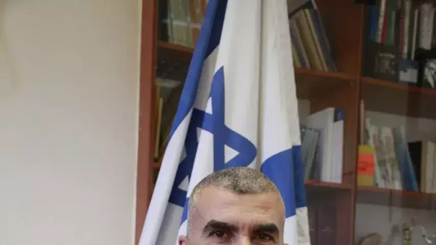 תת אלוף מוניר עמאר, ראש המנהל האזרחי, שנהרג בהתרסקות מטוס קל בגליל המערבי תת אלוף מוניר עמאר, ראש המנהל האזרחי, שנהרג בהתרסקות מטוס קל בגליל המערבי