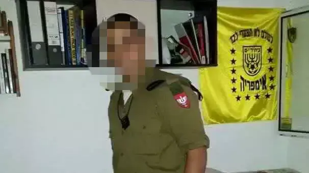 לוחם יחידת כפיר, שתועד יורה בראשו של מחבל בחברון לוחם יחידת כפיר, שתועד יורה בראשו של מחבל בחברון