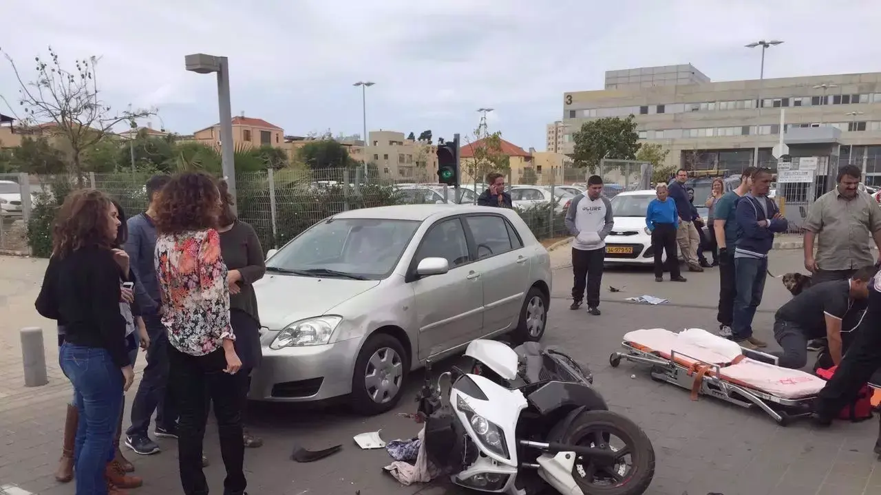 רוכב אופנוע נהרג מפגיעת רכב בתל אביב רוכב אופנוע נהרג מפגיעת רכב בתל אביב