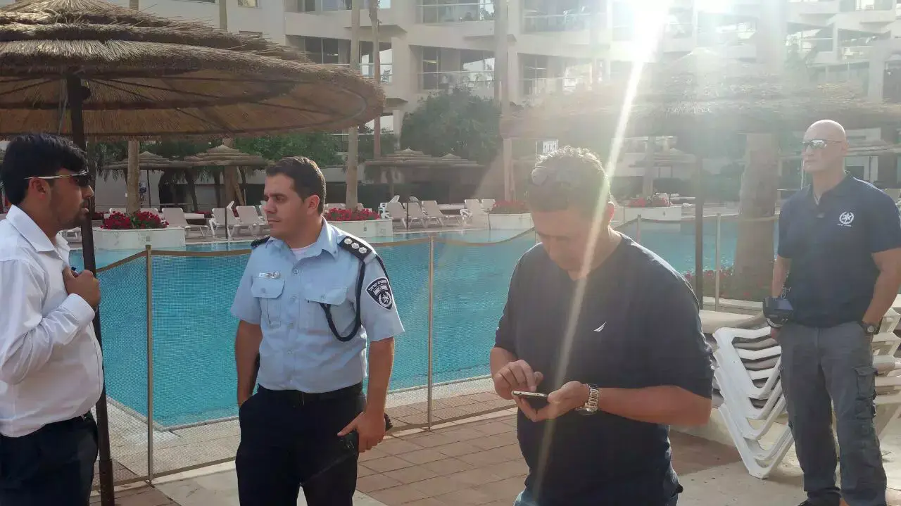 ילד טבע למוות בבריכה במלון יו סוויטס, אילת. מרץ 2016 ילד טבע למוות בבריכה במלון יו סוויטס, אילת. מרץ 2016