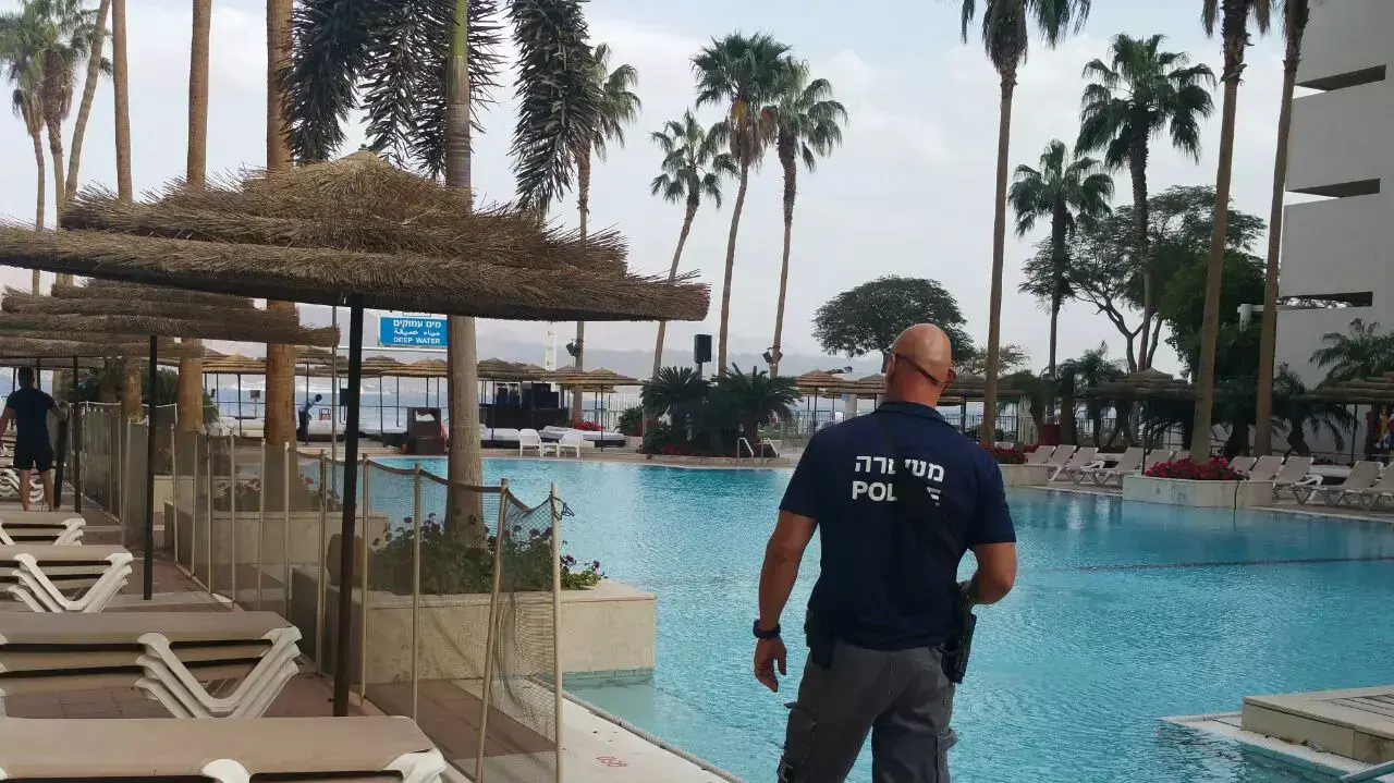 ילד טבע למוות בבריכה במלון יו סוויטס, אילת. מרץ 2016