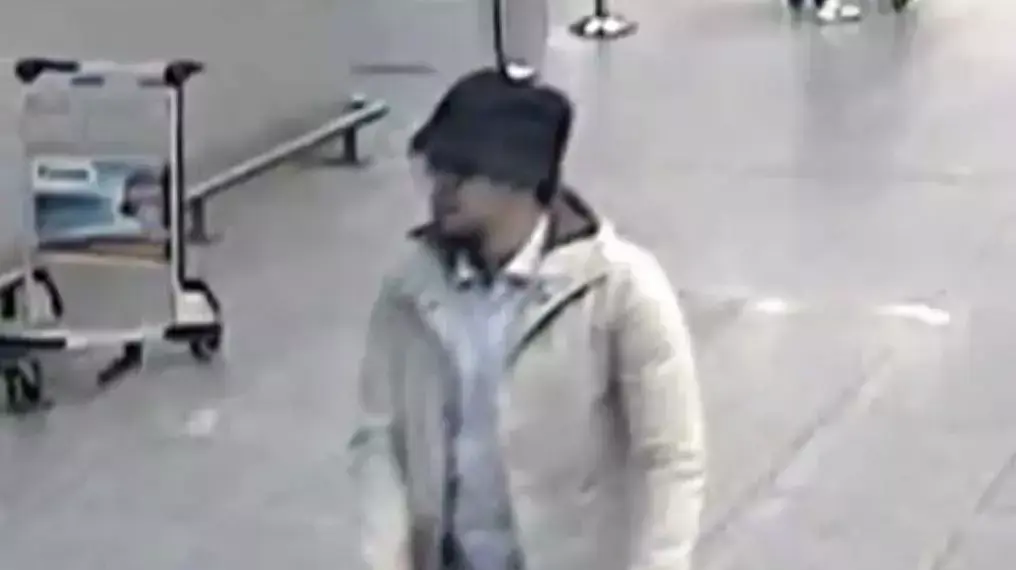 תיעוד משדה התעופה בבלגיה, זמן קצר לפני הפיצוץ. 28 במרץ 2016 תיעוד משדה התעופה בבלגיה, זמן קצר לפני הפיצוץ. 28 במרץ 2016