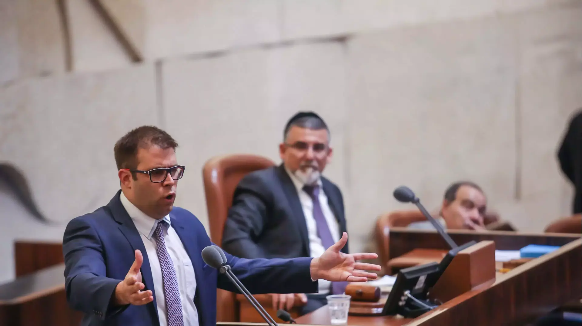 חבר הכנסת אורן חזן נואם המליאת הכנסת חבר הכנסת אורן חזן נואם המליאת הכנסת