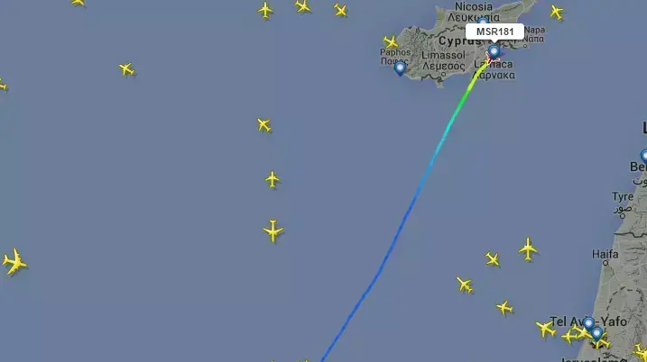 המטוס החטוף ממצרים מופיע כNot Avaliable באפילקציית flight radar המטוס החטוף ממצרים מופיע כNot Avaliable באפילקציית flight radar