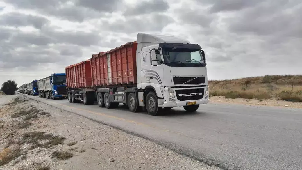 מחאה בכביש 232 בעקבות מעבר משאיות שם לכרם שלום מחאה בכביש 232 בעקבות מעבר משאיות שם לכרם שלום