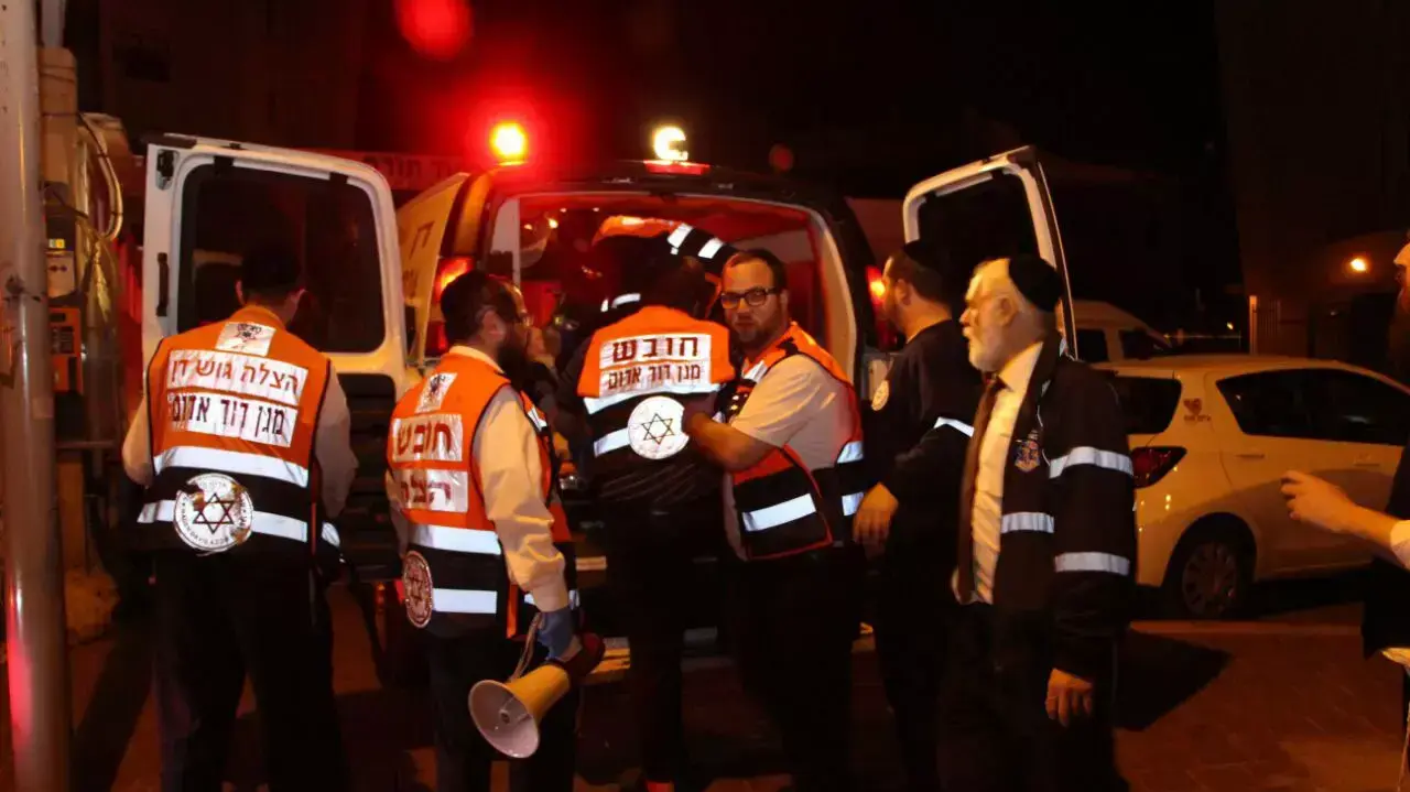 פצועה קשה ושלושה פצועים קל בשריפה בבניין מגורים בבני ברק, 31 במרץ 2016 פצועה קשה ושלושה פצועים קל בשריפה בבניין מגורים בבני ברק, 31 במרץ 2016
