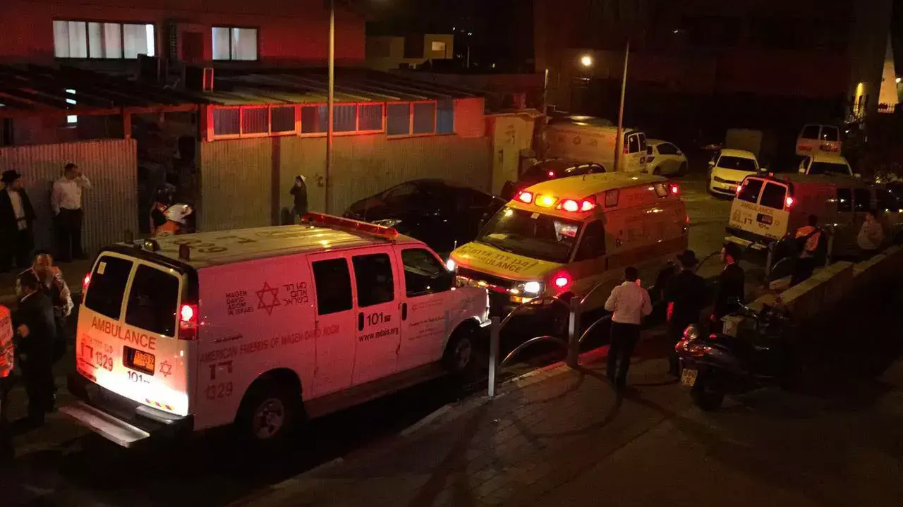 פצועה קשה ושלושה פצועים קל בשריפה בבניין מגורים בבני ברק, 31 במרץ 2016 פצועה קשה ושלושה פצועים קל בשריפה בבניין מגורים בבני ברק, 31 במרץ 2016