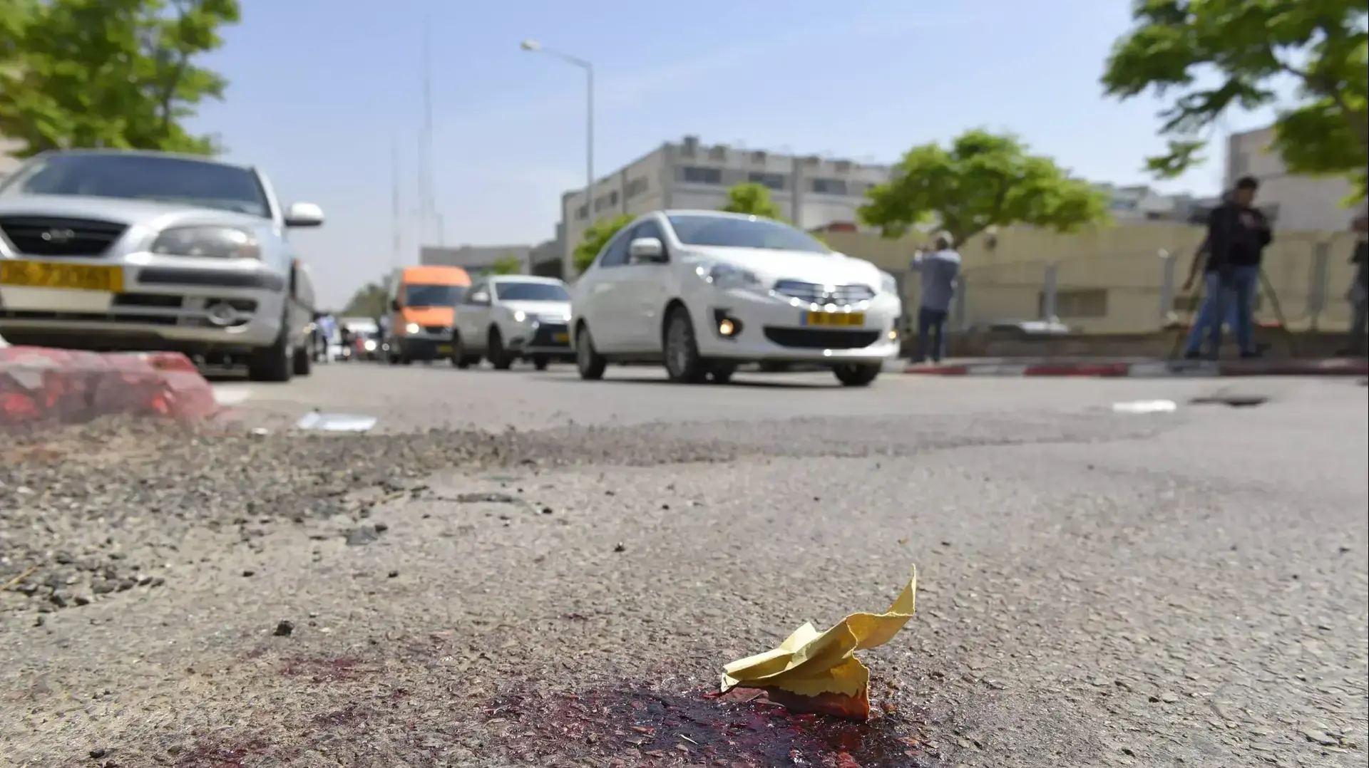 זירת פיגוע דקירה בראש העין. 3 באפריל 2016 זירת פיגוע דקירה בראש העין. 3 באפריל 2016