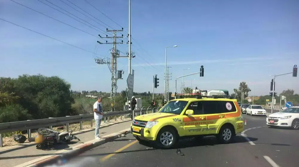 תאונת דרכים קטלנית בכביש 4 צומת פרדסיה לדרום בין רכב פרטי לרכב דו גלגלי תאונת דרכים קטלנית בכביש 4 צומת פרדסיה לדרום בין רכב פרטי לרכב דו גלגלי