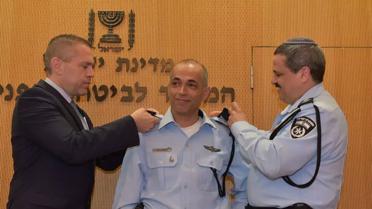 הענקת דרגות לכורש ברנור, אפריל 2016 הענקת דרגות לכורש ברנור, אפריל 2016