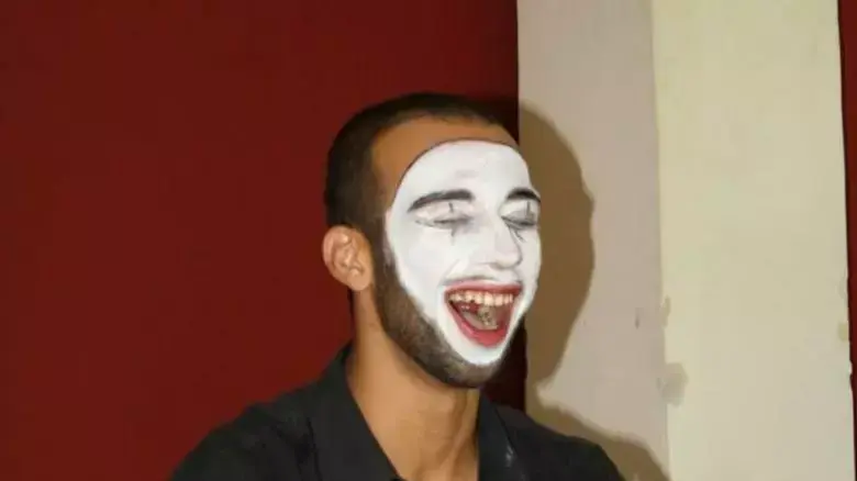 הליצן הפלסטיני מוחמד אבו-סחא שעצור מנהלית בישראל הליצן הפלסטיני מוחמד אבו-סחא שעצור מנהלית בישראל