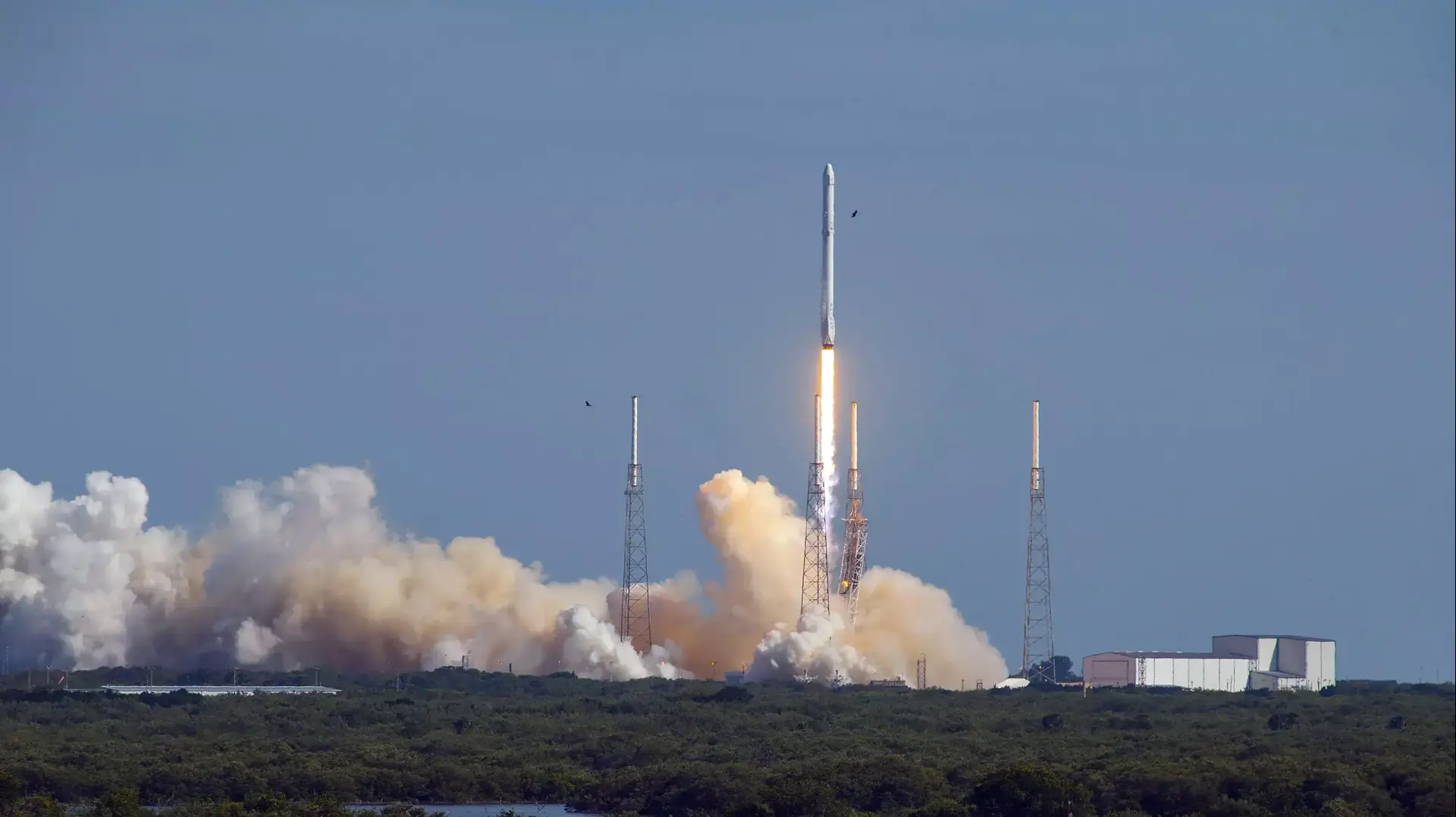 טיל "פלקון 9" של חברת SpaceX שוגר עם ציוד אספקה לתחנת החלל הבינלאומית, 8 באפריל 2016 טיל "פלקון 9" של חברת SpaceX שוגר עם ציוד אספקה לתחנת החלל הבינלאומית, 8 באפריל 2016