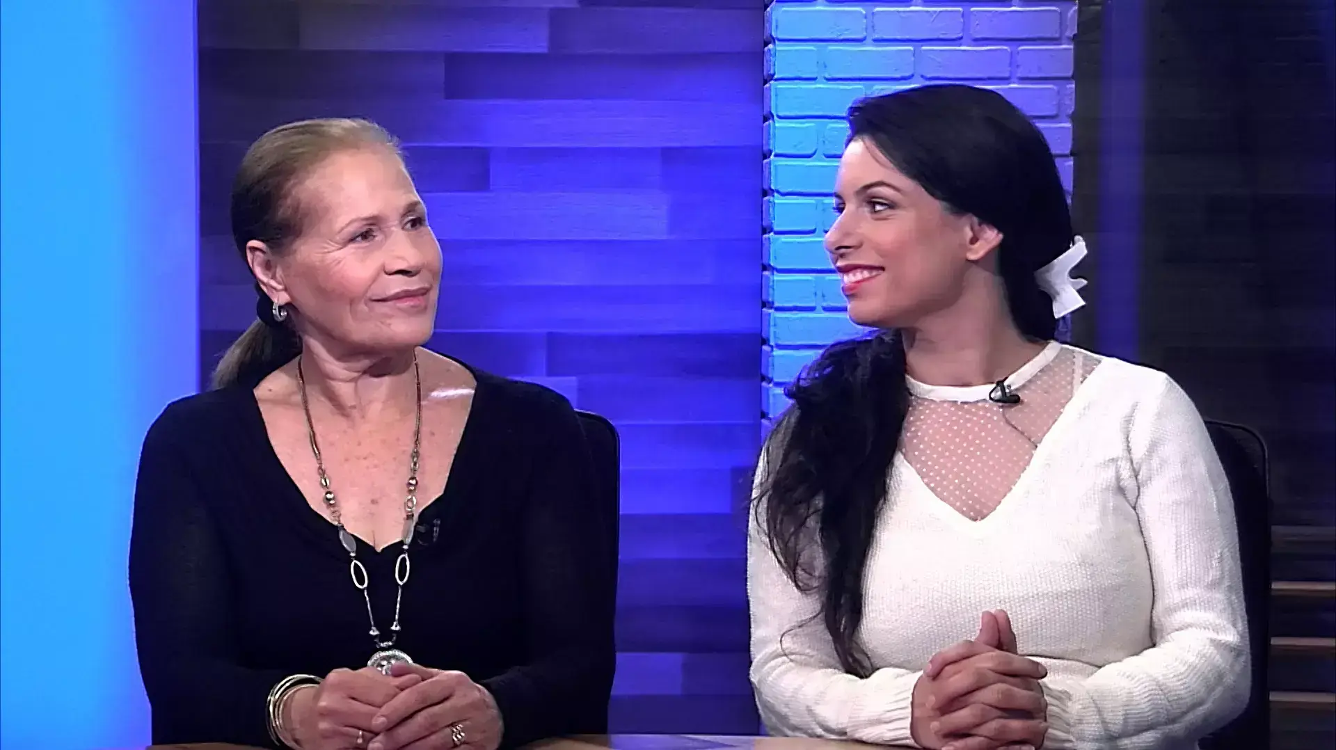 בימאית ושחקנית ההצגה "נקודה טובה" בתיאטרון פאזל, מורן תורג'מן ושמחה רביבו