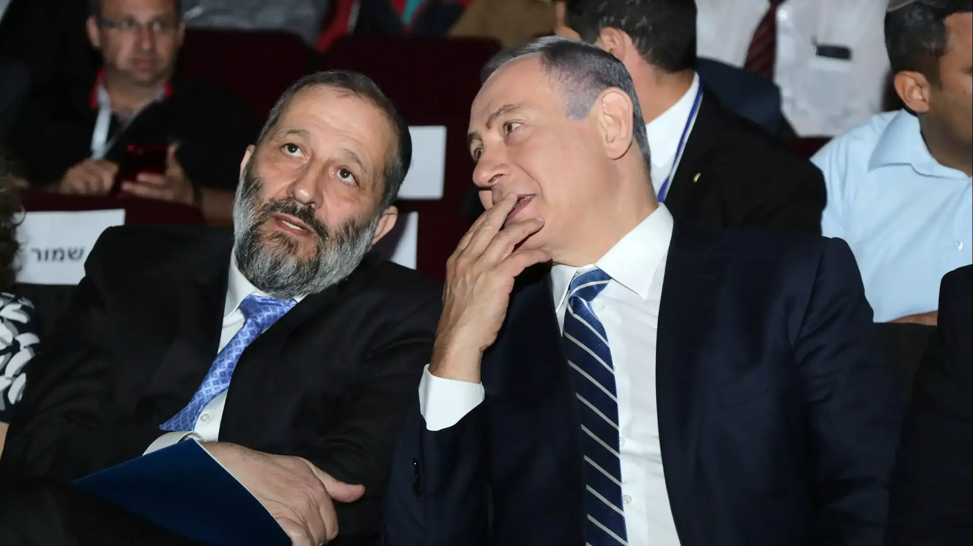 ראש הממשלה בנימין נתניהו והשר לפיתוח הפריפריה הנגב והגליל אריה דרעי בוועידת הנגב בירוחם. 12 באפריל 2016 ראש הממשלה בנימין נתניהו והשר לפיתוח הפריפריה הנגב והגליל אריה דרעי בוועידת הנגב בירוחם. 12 באפריל 2016