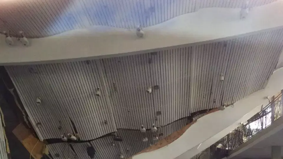 קריסת חלק מתקרה באולם שמחות ביאנקה בבאר שבע קריסת חלק מתקרה באולם שמחות ביאנקה בבאר שבע