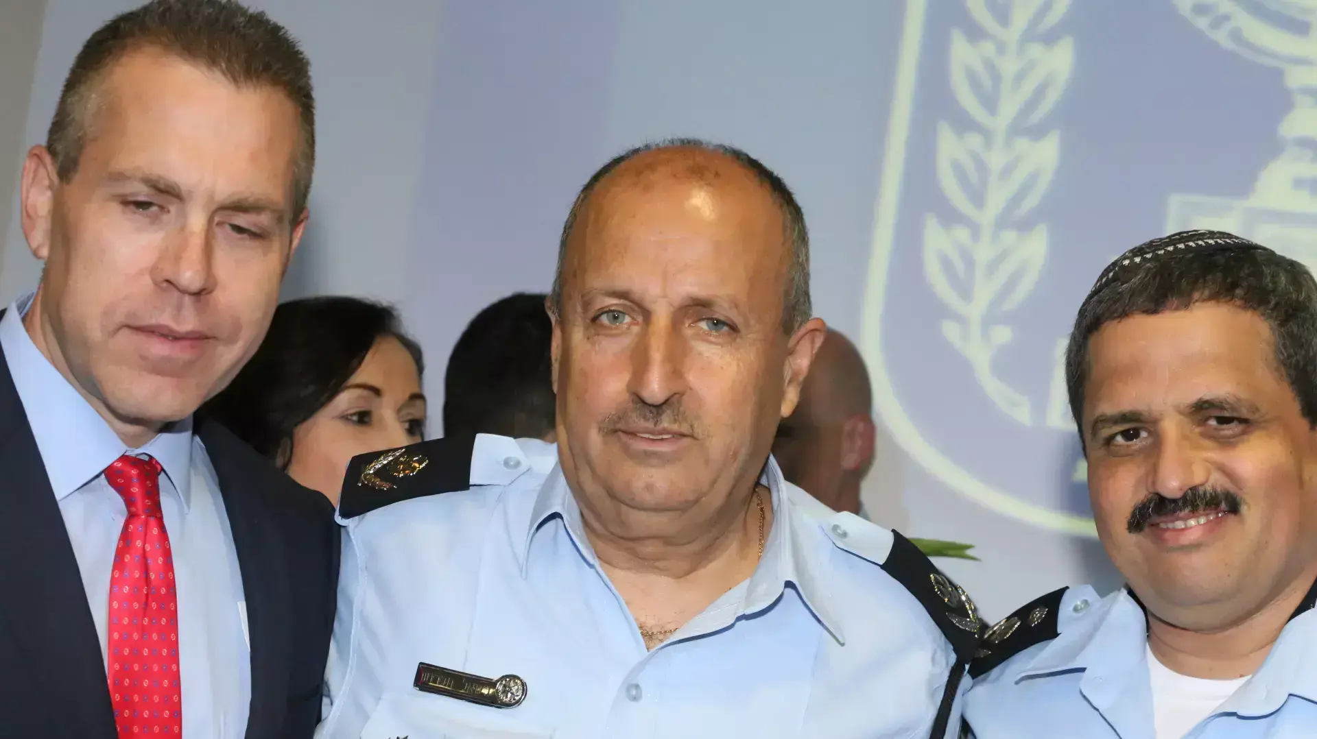 טקס הענקת דרגות לג'מאל חכרוש הניצב המוסלמי הראשון במשטרת ישראל טקס הענקת דרגות לג'מאל חכרוש הניצב המוסלמי הראשון במשטרת ישראל