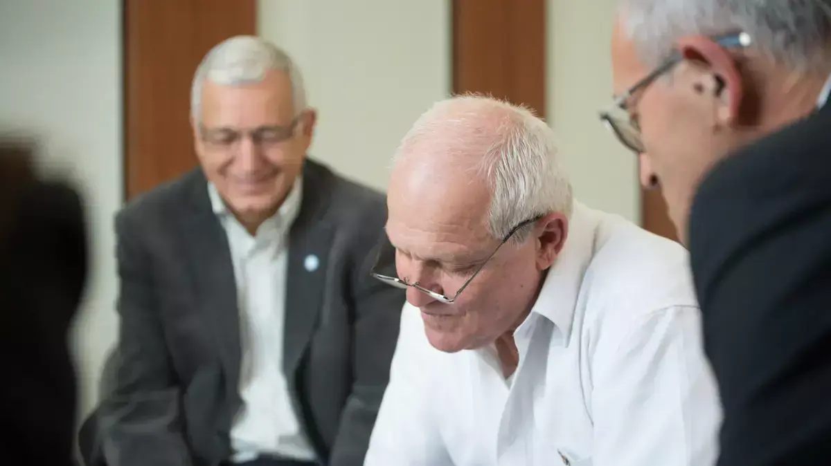 חיים כץ שר הרווחה חותם על תכנית למימוש זכויות ניצולי השואה בישראל, בית העיתונאים סוקולוב תל אביב חיים כץ שר הרווחה חותם על תכנית למימוש זכויות ניצולי השואה בישראל, בית העיתונאים סוקולוב תל אביב