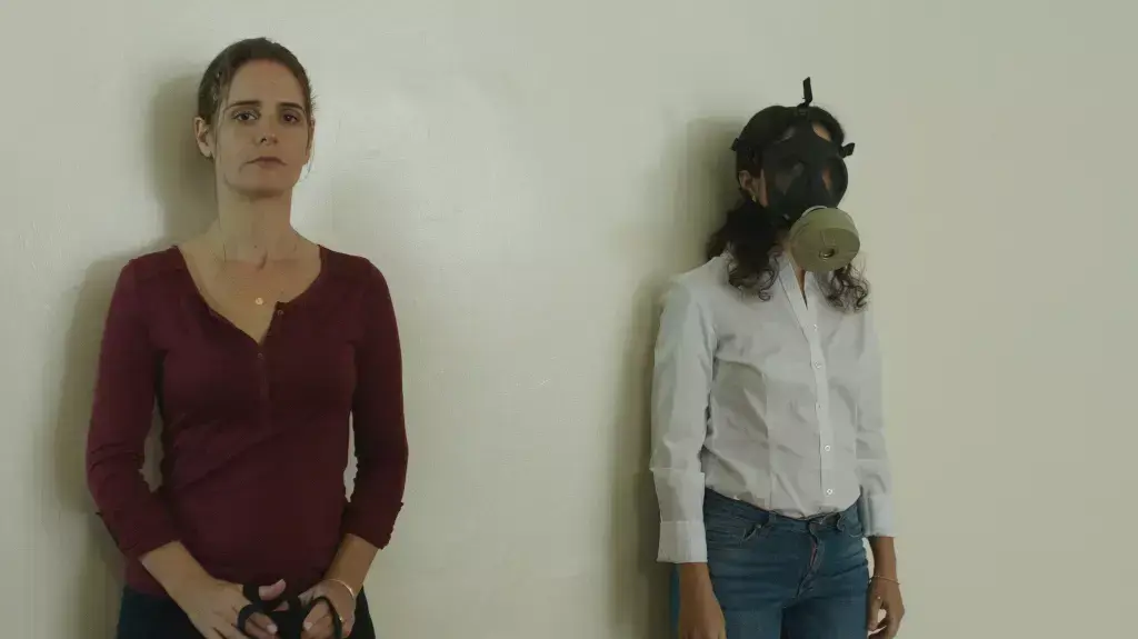 מעבר להרים ולגבעות מעבר להרים ולגבעות