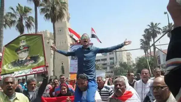 הפגנת תמיכה בעבד אל-פתאח א-סיסי, אלכסנדריה, מצרים, 15 באפריל 2016 הפגנת תמיכה בעבד אל-פתאח א-סיסי, אלכסנדריה, מצרים, 15 באפריל 2016
