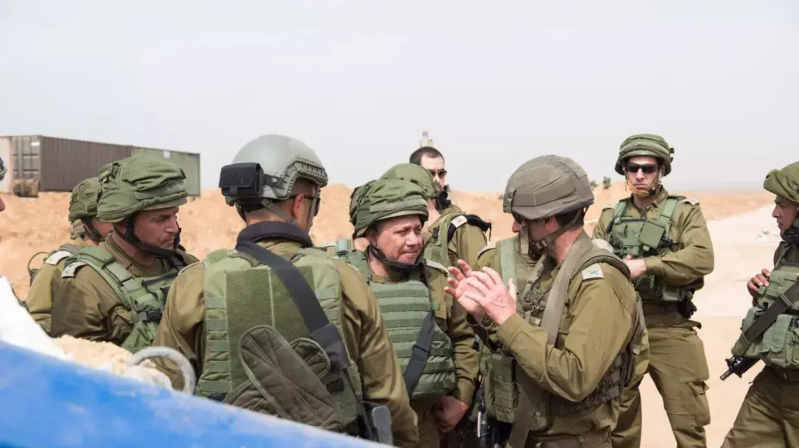 תמונות של הרמטכ"ל, רא"ל גדי איזנקוט ליד המנהרה שנחשפה בעוטף עזה תמונות של הרמטכ"ל, רא"ל גדי איזנקוט ליד המנהרה שנחשפה בעוטף עזה
