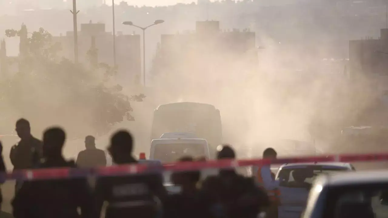 פיצוץ אוטובוס ברחוב דרך חברון בירושלים. 18 באפריל 2016 פיצוץ אוטובוס ברחוב דרך חברון בירושלים. 18 באפריל 2016