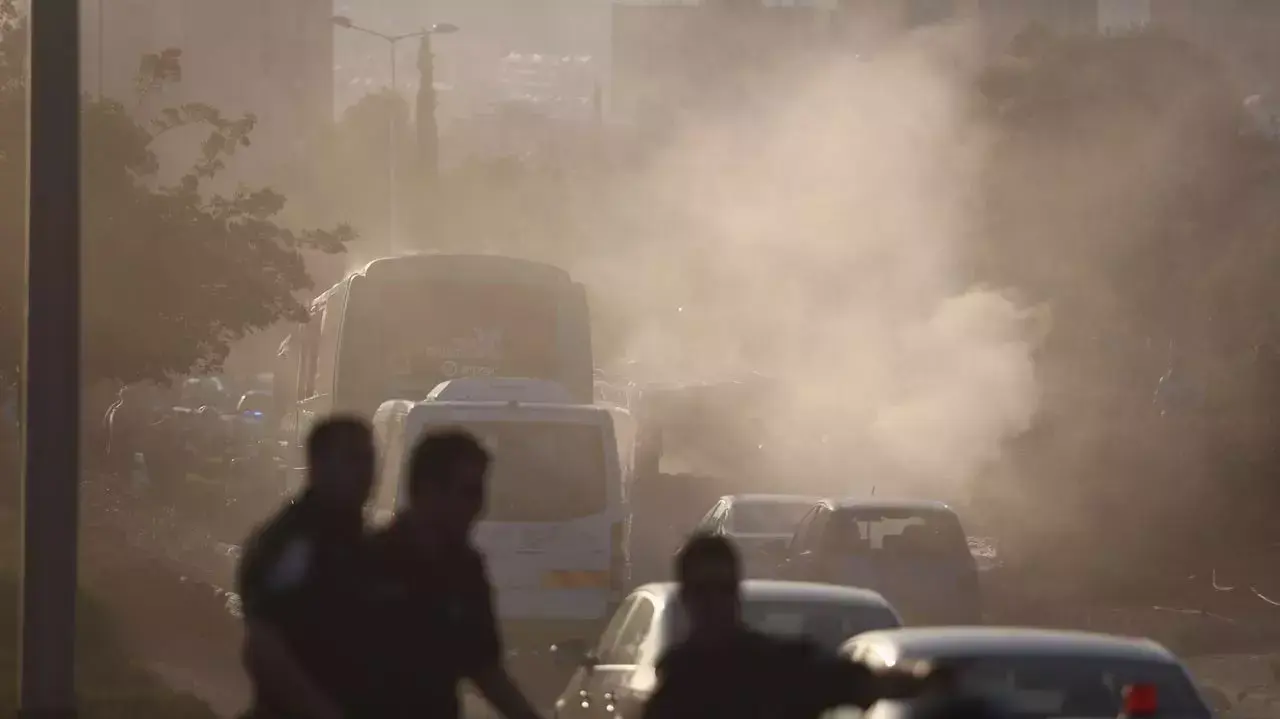 פיצוץ אוטובוס ברחוב דרך חברון בירושלים. 18 באפריל 2016 פיצוץ אוטובוס ברחוב דרך חברון בירושלים. 18 באפריל 2016