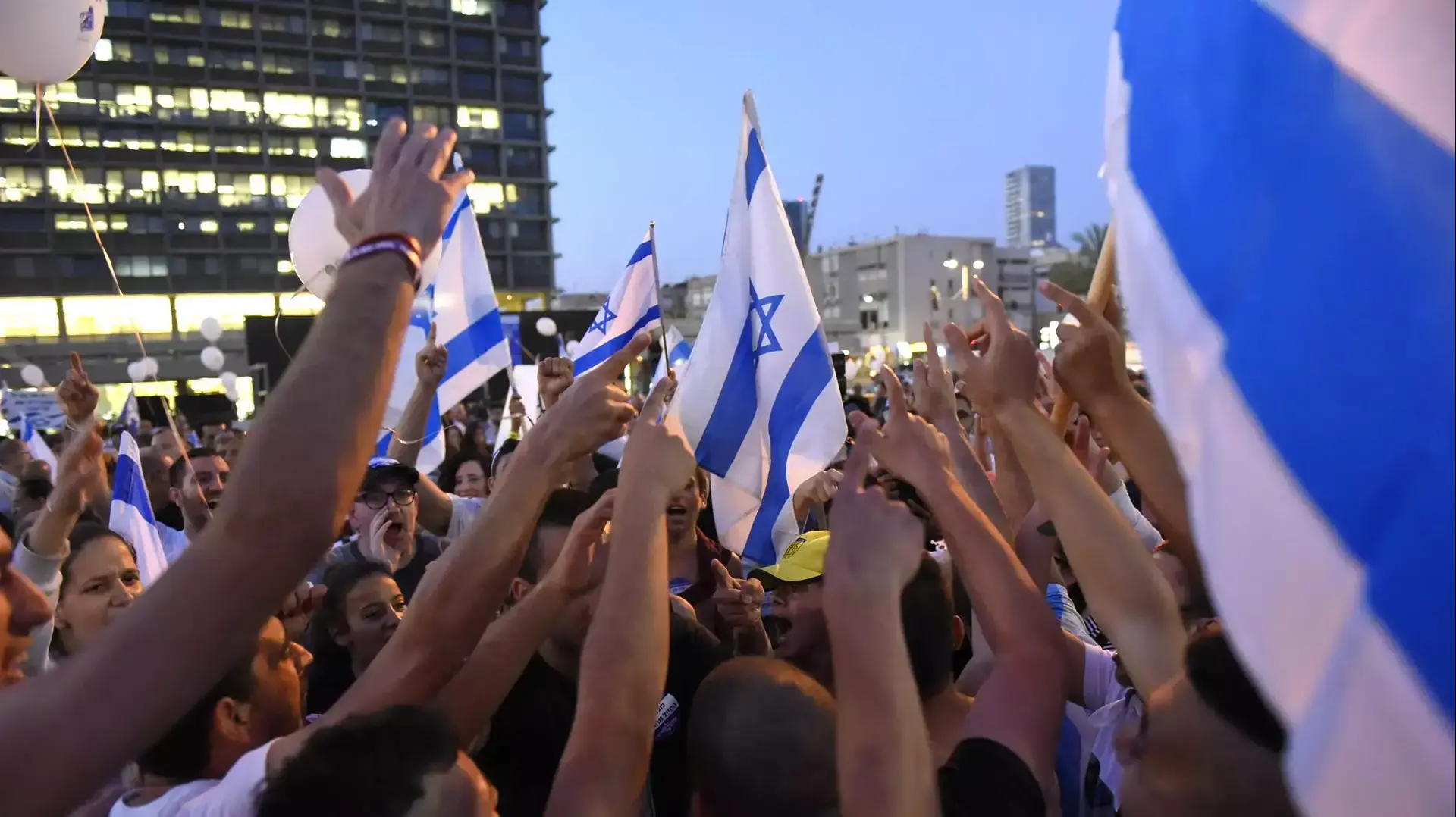 עצרת למען אלאור אזריה בכיכר רבין עצרת למען אלאור אזריה בכיכר רבין