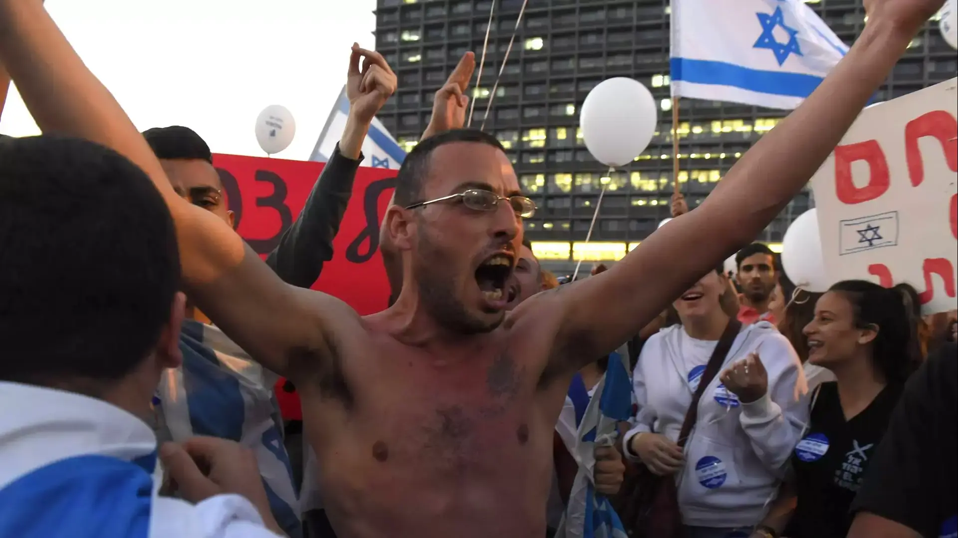 עצרת למען אלאור אזריה בכיכר רבין עצרת למען אלאור אזריה בכיכר רבין
