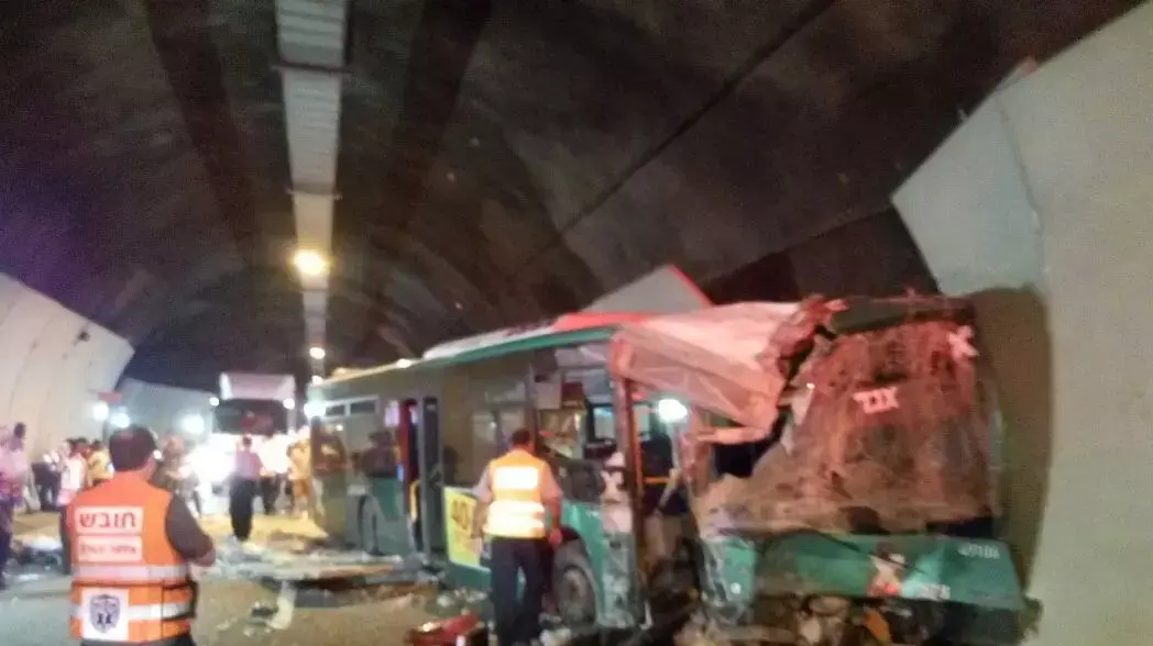 תאונת דרכים במנהרות הכרמל, חיפה. אפריל 2016 תאונת דרכים במנהרות הכרמל, חיפה. אפריל 2016