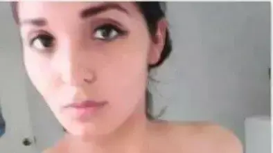 שוטרת שהצטלמה בעירום שוטרת שהצטלמה בעירום