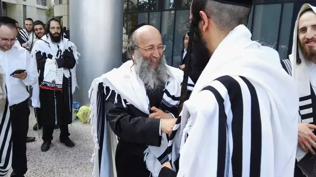 נחמן ברלנד בפגנה למען הרב ברלנד ברמת גן נחמן ברלנד בפגנה למען הרב ברלנד ברמת גן