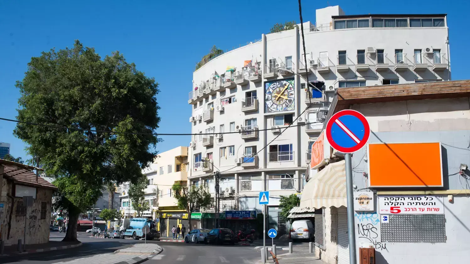 הדירה ברחוב הרצל בתל אביב שבה על פי החשד הרגה בת 47 את אמה בת ה-67. 29 באפריל 2016. הדירה ברחוב הרצל בתל אביב שבה על פי החשד הרגה בת 47 את אמה בת ה-67. 29 באפריל 2016.